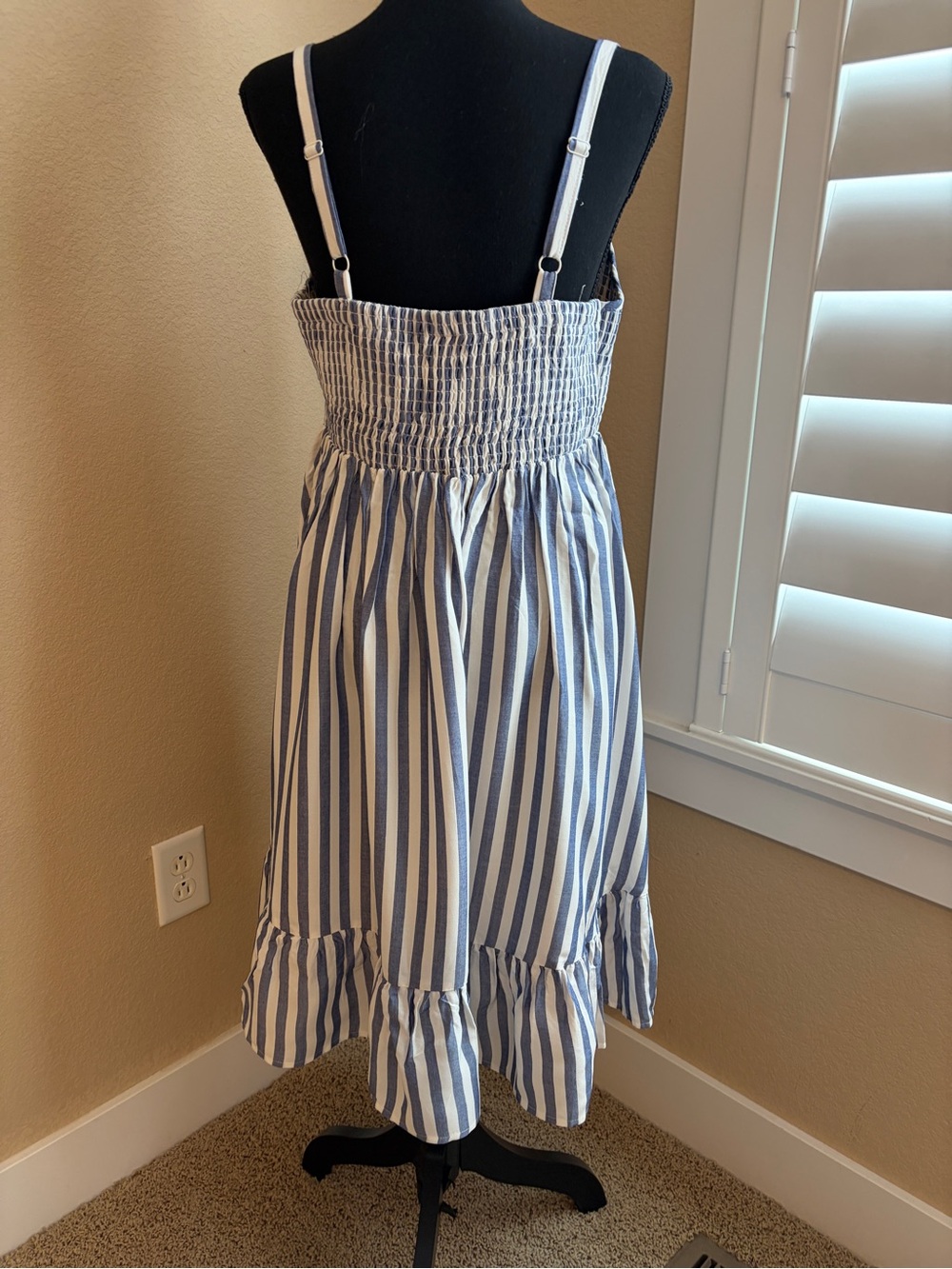 Torrid Mini Challis Smocked Sun Dress Size 1(XL) Sweetheart Silhouette Beach J4 - Picture 3 of 8